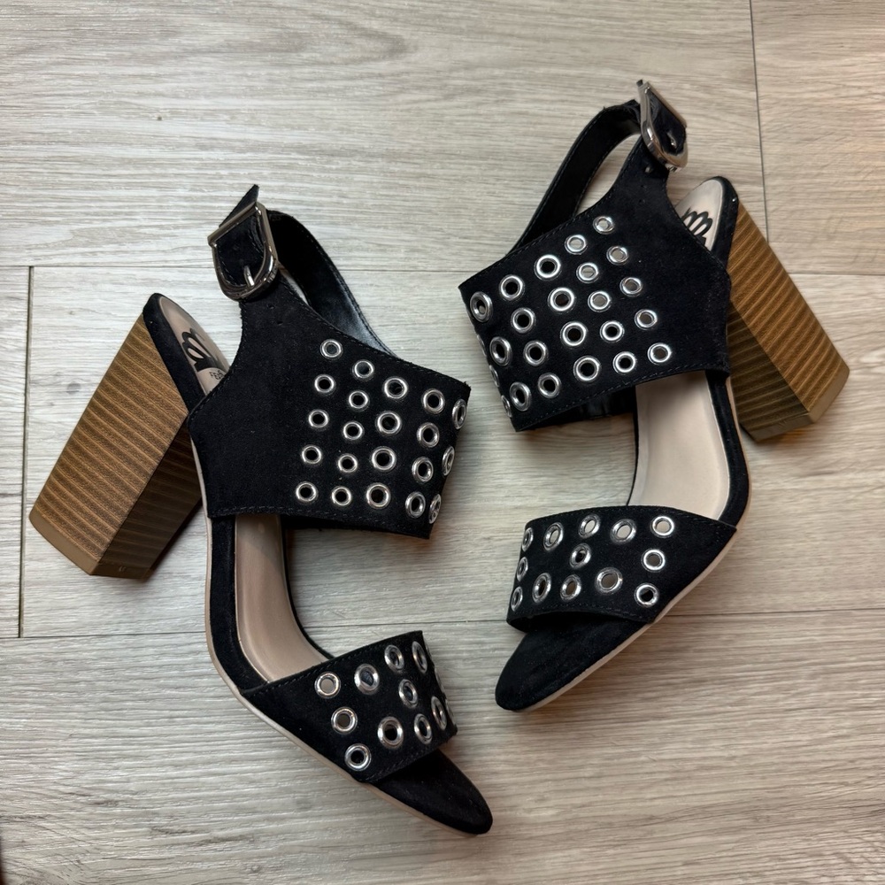NEW Fergalicious Black Heeled Sandals Chunky Heel Jolene Studded Womens Size 7